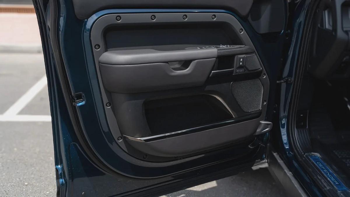 2026 Land Rover Defender Octa | Brand New-9-9
