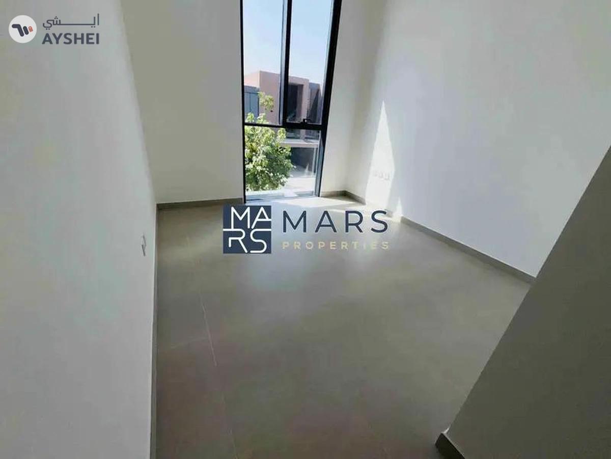"Stunning 4-Bedroom Middle Unit Townhouse in Masaar – For rent-8-8