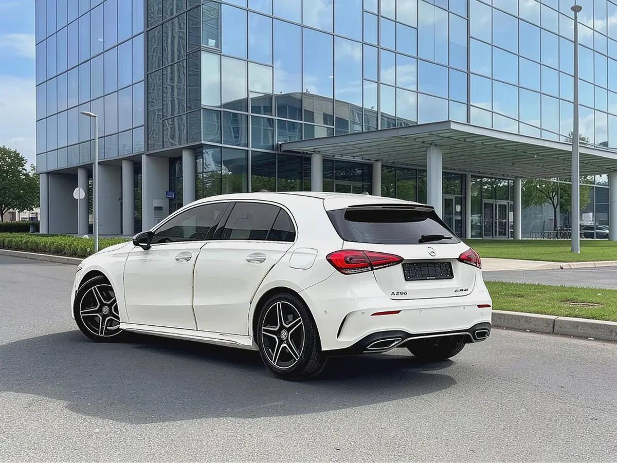 AED 992 P.m | Mercedes-Benz A-Class A 250 Sport Amg 2019 GCC Specs original paint-4-4