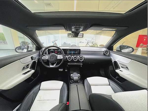 AED 992 P.m | Mercedes-Benz A-Class A 250 Sport Amg 2019 GCC Specs original paint