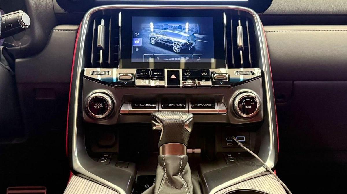 Lexus LX 600 F Sport Launch Edition 3.5L Lexus LX600 F-Sport Launch Edition - 2022 - Warranty-10-10