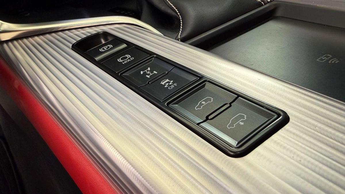 Lexus LX 600 F Sport Launch Edition 3.5L Lexus LX600 F-Sport Launch Edition - 2022 - Warranty-12-12