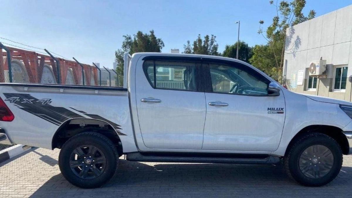 Toyota Hilux 2023 Toyota Hilux 2700cc Full Option Automatic With Rear Camera Zero KM-2-2