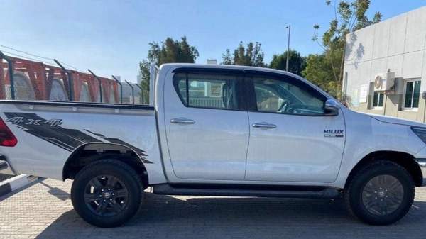 Toyota Hilux 2023 Toyota Hilux 2700cc Full Option Automatic With Rear Camera Zero KM