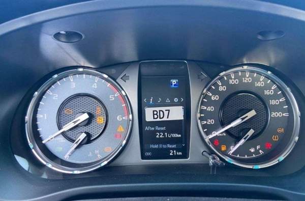 Toyota Hilux 2023 Toyota Hilux 2700cc Full Option Automatic With Rear Camera Zero KM