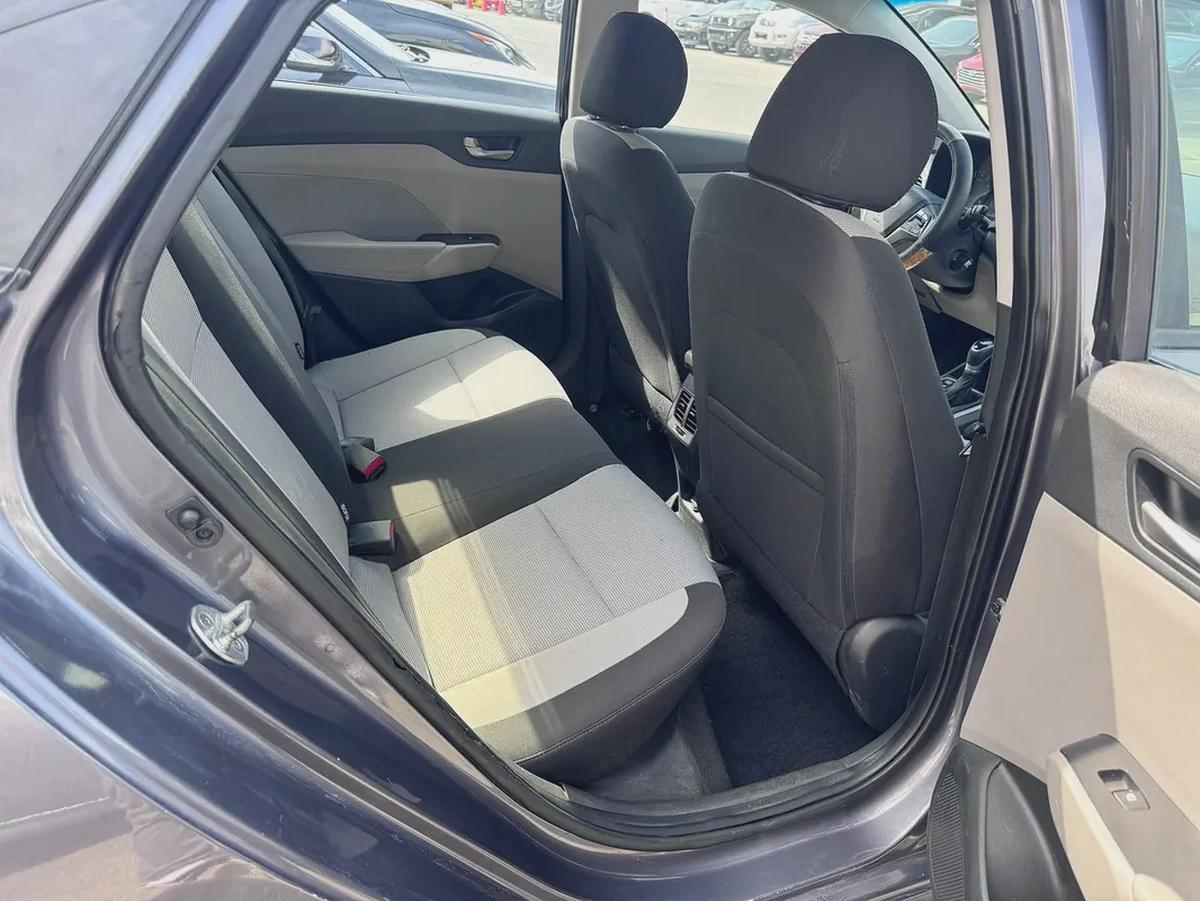 HYUNDAI ACCENT 1.6-7-7