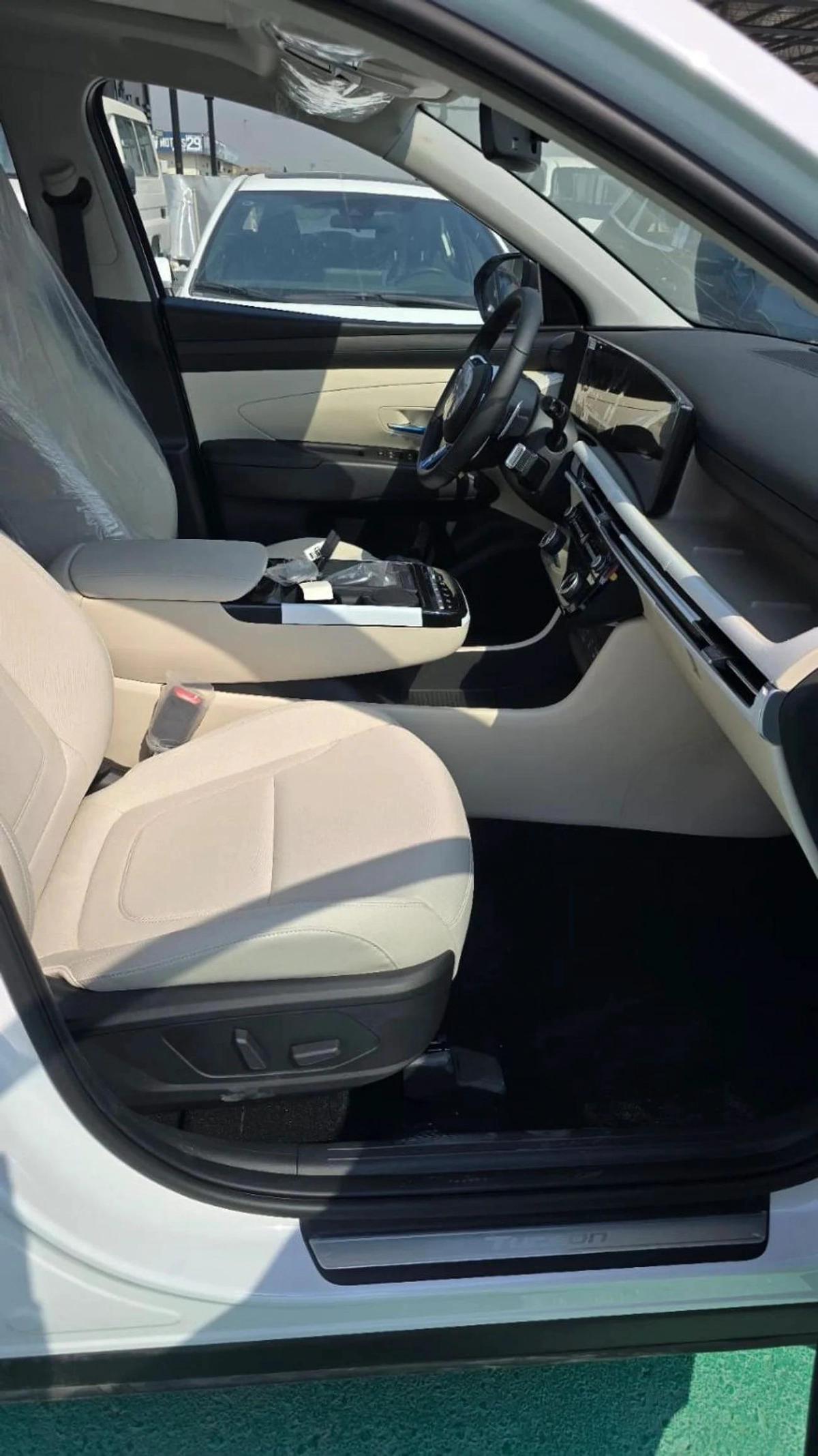 Hyundai Tucson Premium 1.6L-6-6