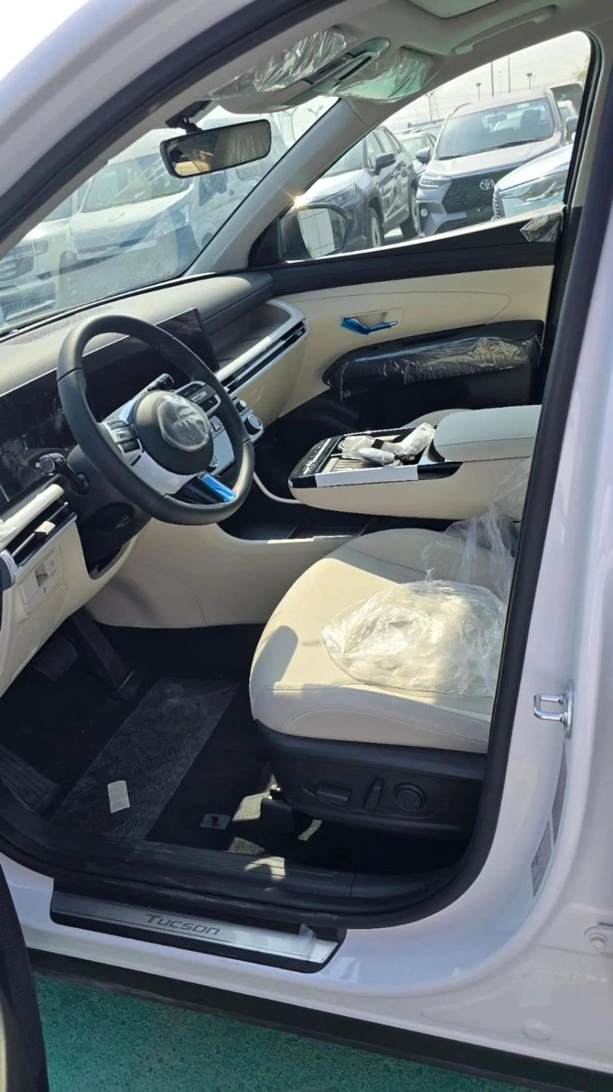 Hyundai Tucson Premium 1.6L-11-11