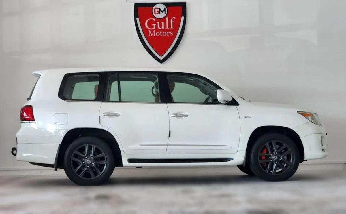Lexus LX 570 5.7L-8CYL GCC EXCELLENT CONDITION .Al Futtaim Motors-4-4