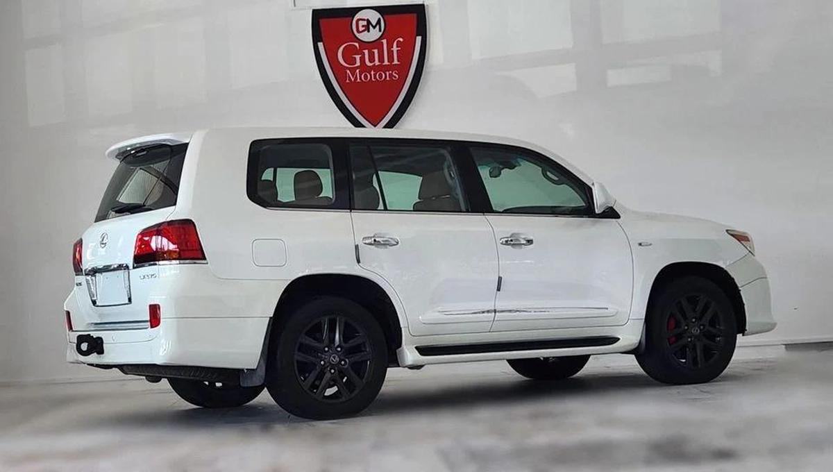Lexus LX 570 5.7L-8CYL GCC EXCELLENT CONDITION .Al Futtaim Motors-1-1