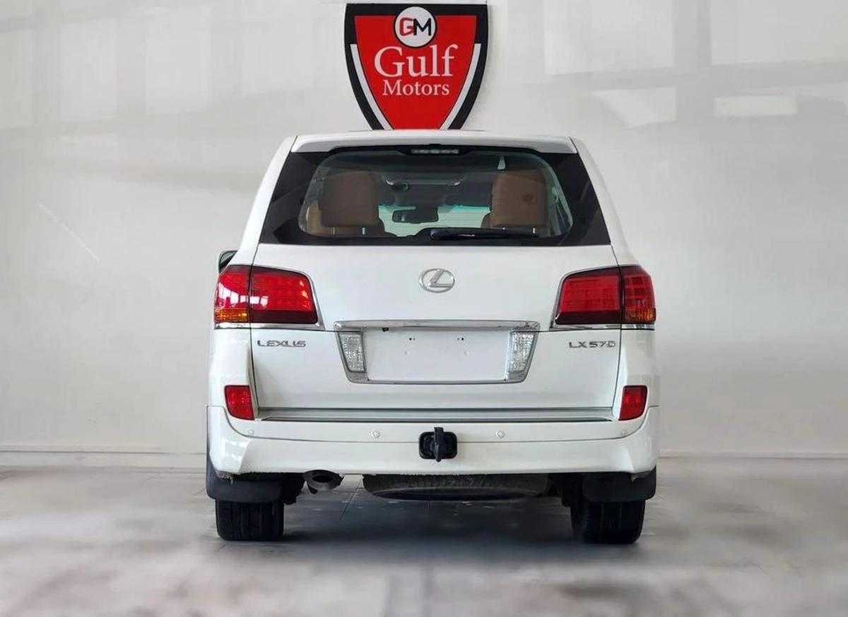 Lexus LX 570 5.7L-8CYL GCC EXCELLENT CONDITION .Al Futtaim Motors-3-3