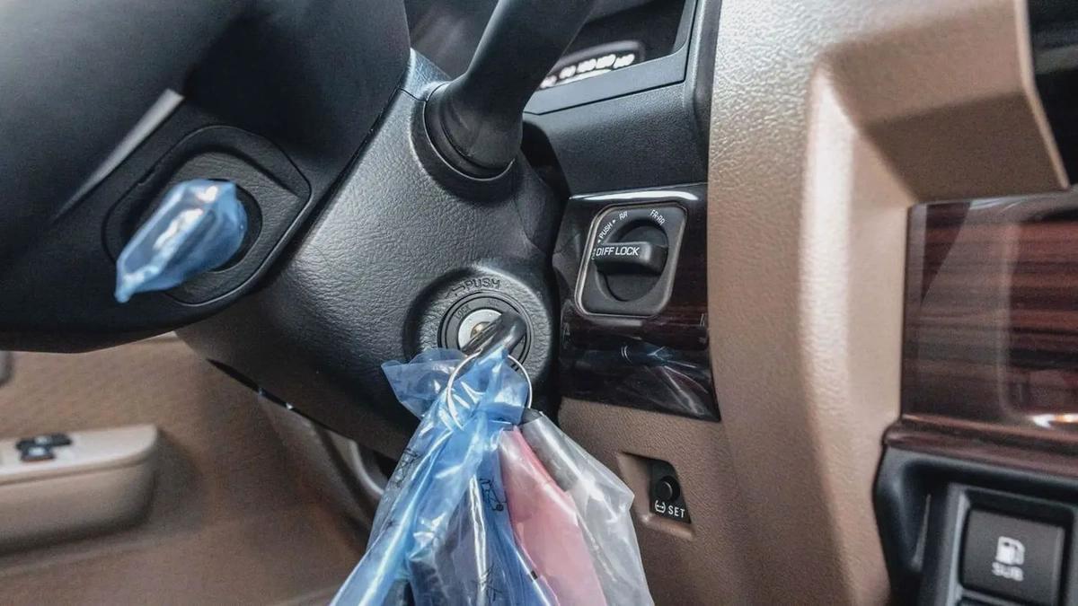 2025 Toyota Land Cruiser 79 SC 2.8L Diesel MT-10-10