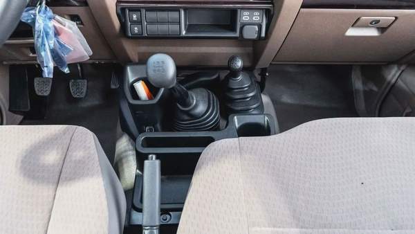 2025 Toyota Land Cruiser 79 SC 2.8L Diesel MT