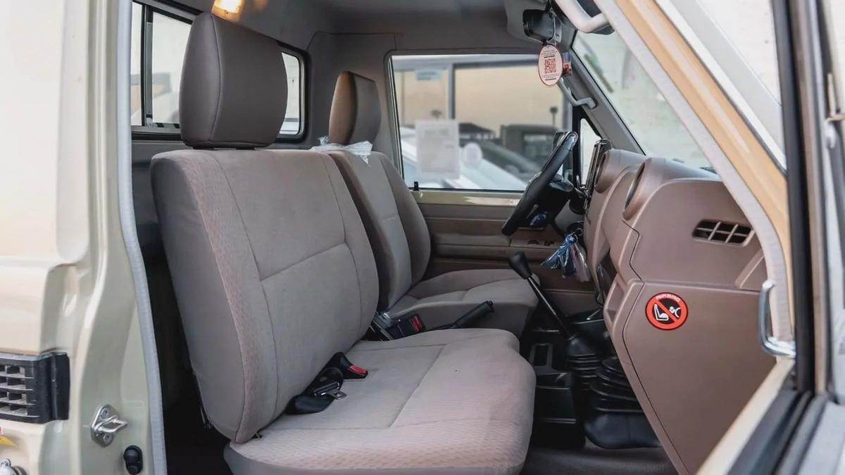 2025 Toyota Land Cruiser 79 SC 2.8L Diesel MT-13-13