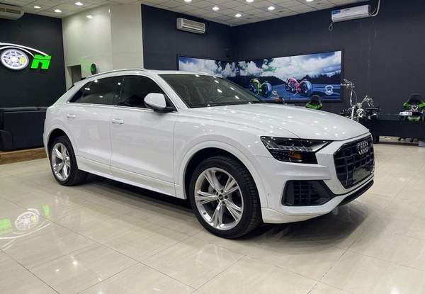 Audi Q8 55 TFSI quattro (340 HP)