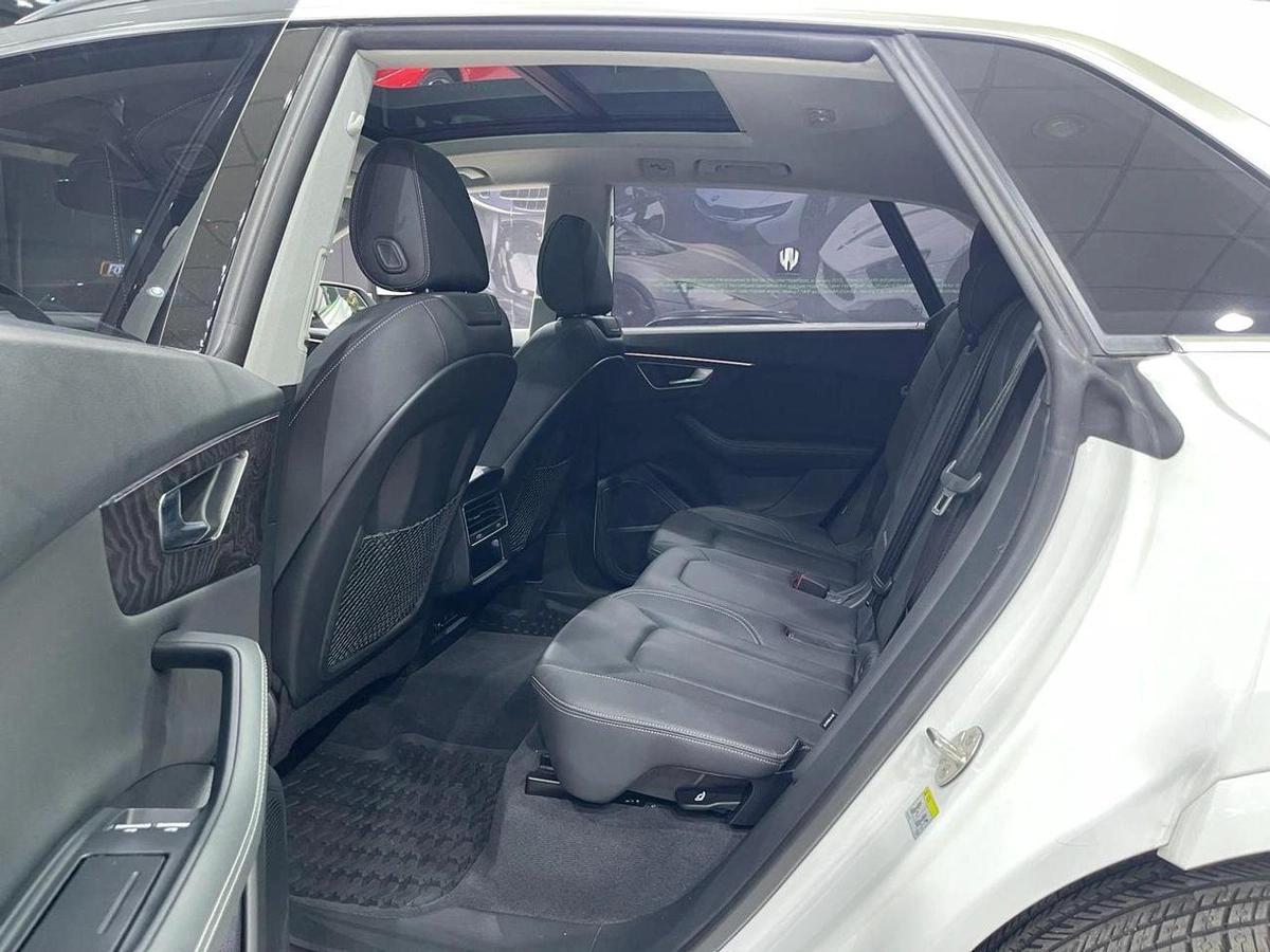 Audi Q8 55 TFSI quattro (340 HP)-21-21
