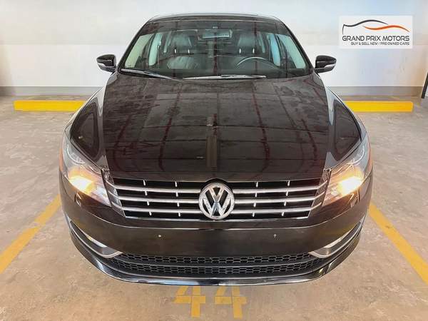 Volkswagen Passat SEL V5 2.5L 2012 Model GCC Specs WIth Partial Service History In Perfect Condition