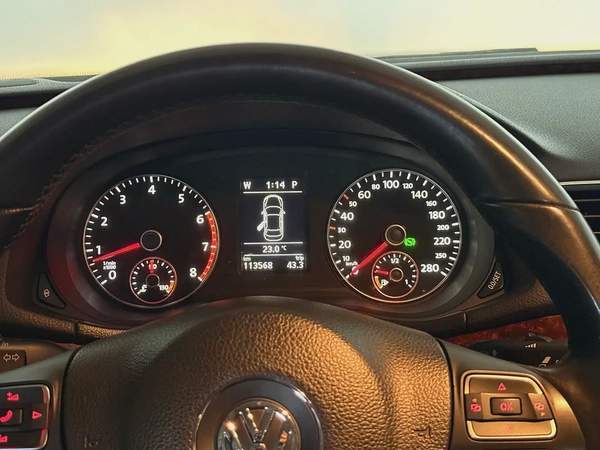 Volkswagen Passat SEL V5 2.5L 2012 Model GCC Specs WIth Partial Service History In Perfect Condition