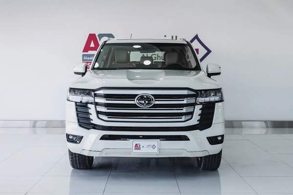 1 YR WARRANTY | 4.0 GXR | GCC | AED 4,000 PM