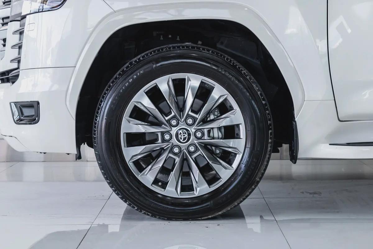 1 YR WARRANTY | 4.0 GXR | GCC | AED 4,000 PM-7-7