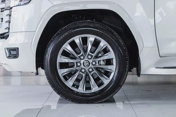 1 YR WARRANTY | 4.0 GXR | GCC | AED 4,000 PM