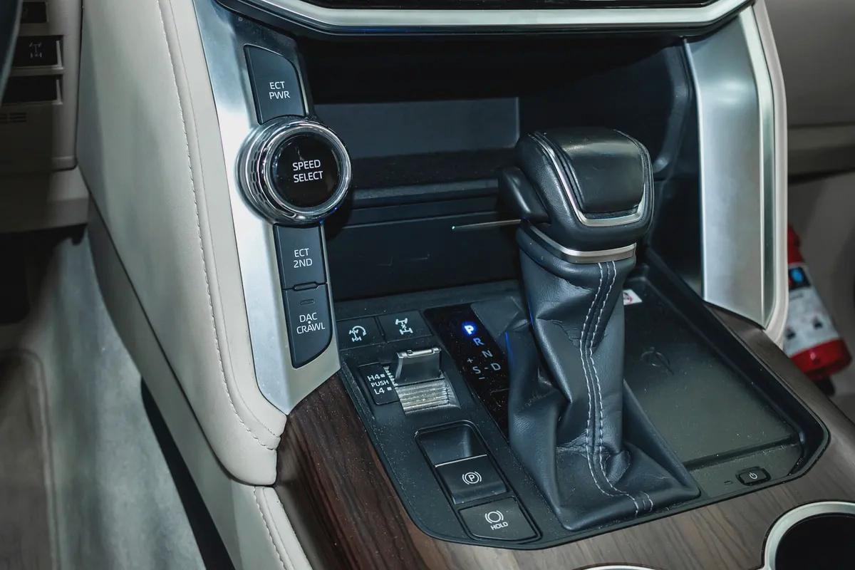 1 YR WARRANTY | 4.0 GXR | GCC | AED 4,000 PM-13-13