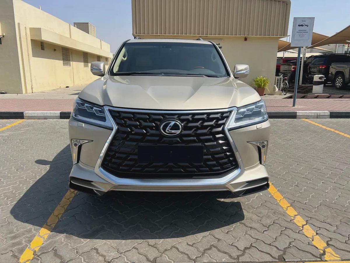 GCC Specs Lexus LX 570 Sport 2015 - Perfect Condition-2-2