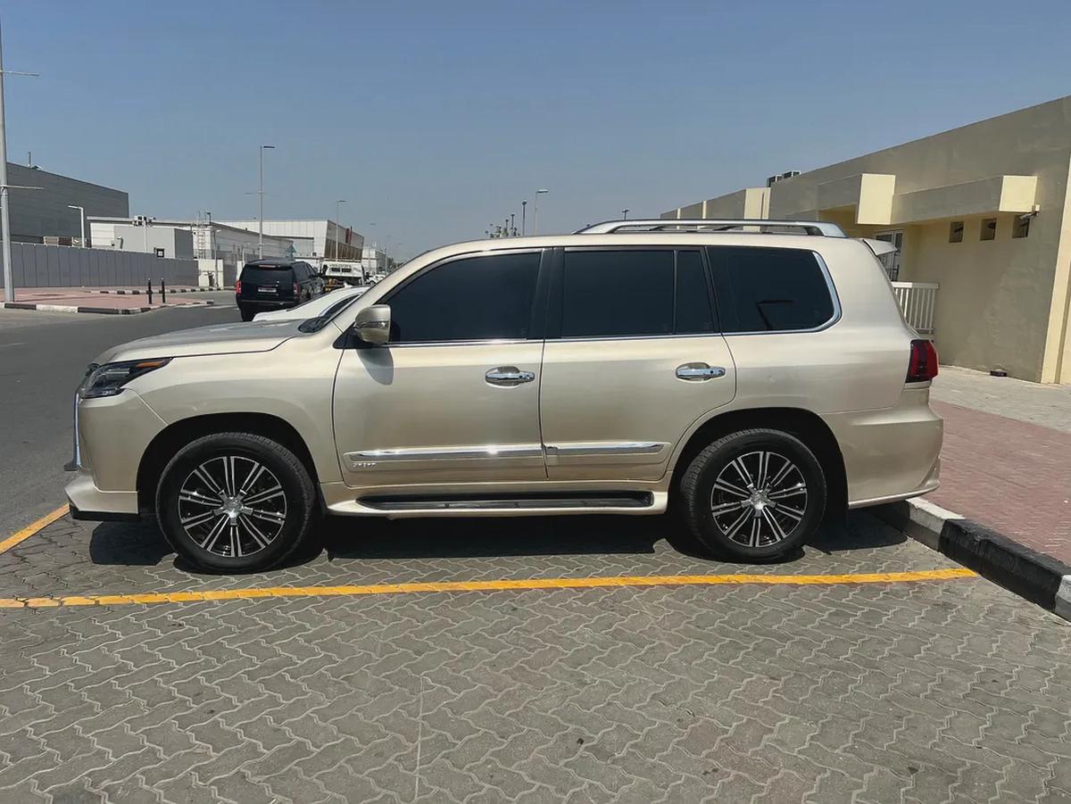 GCC Specs Lexus LX 570 Sport 2015 - Perfect Condition-6-6