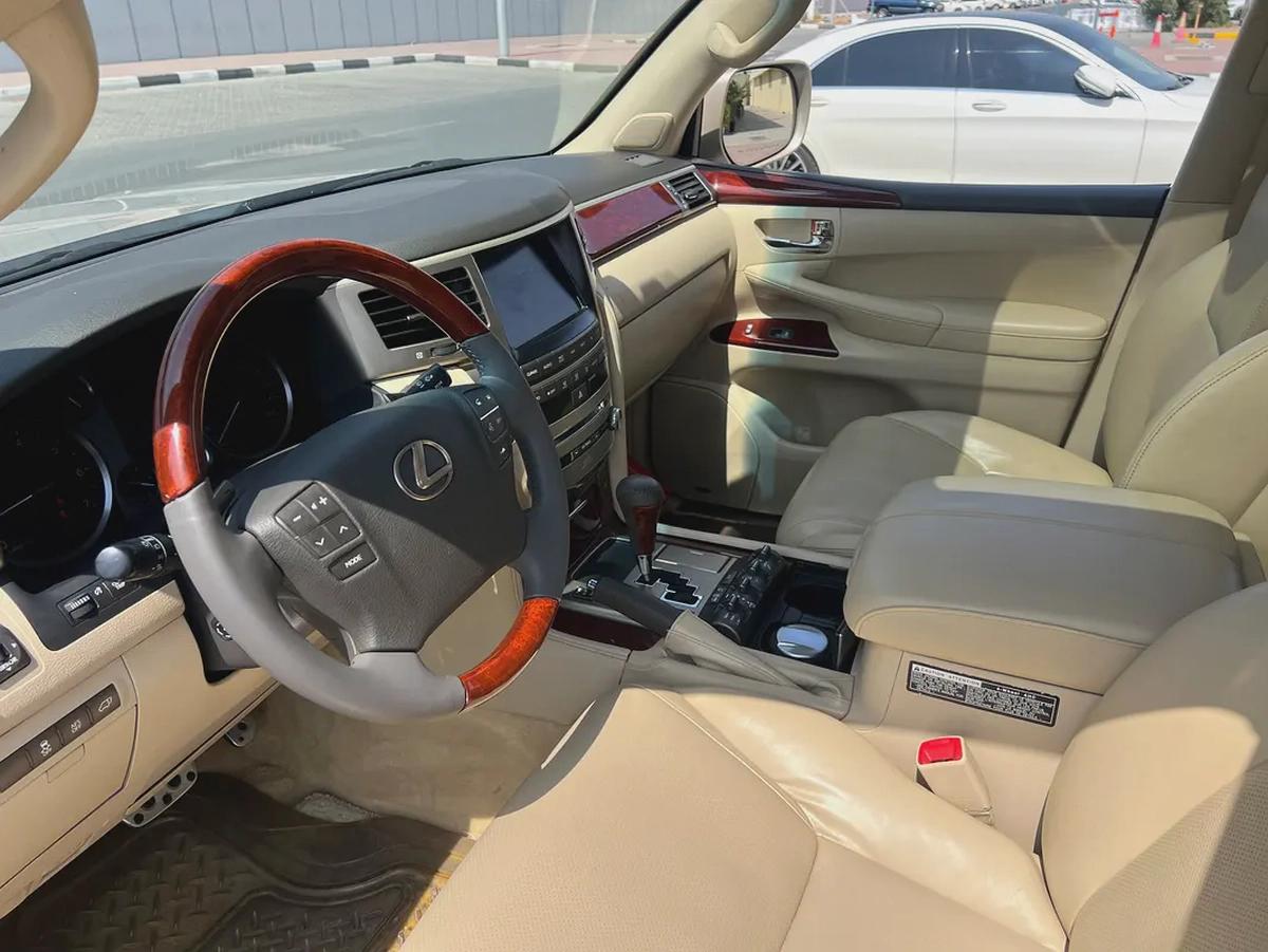 GCC Specs Lexus LX 570 Sport 2015 - Perfect Condition-16-16