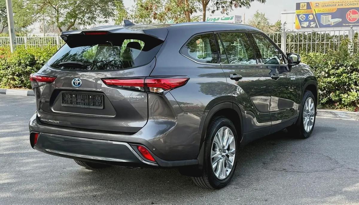 2022 Toyota Highlander VXR Hybrid | G.C.C | First Owner-7-7