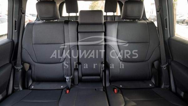 Toyota Land Cruiser VX 3.3L