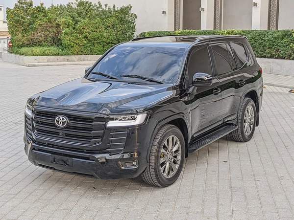 TOYOTA LAND CRUISER 2009 FACELIFTED 2025 WITH INTERIOR AND EXTERIOR GCC IN EXCELLENT CONDITION