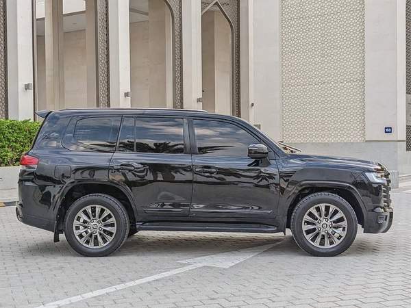 TOYOTA LAND CRUISER 2009 FACELIFTED 2025 WITH INTERIOR AND EXTERIOR GCC IN EXCELLENT CONDITION