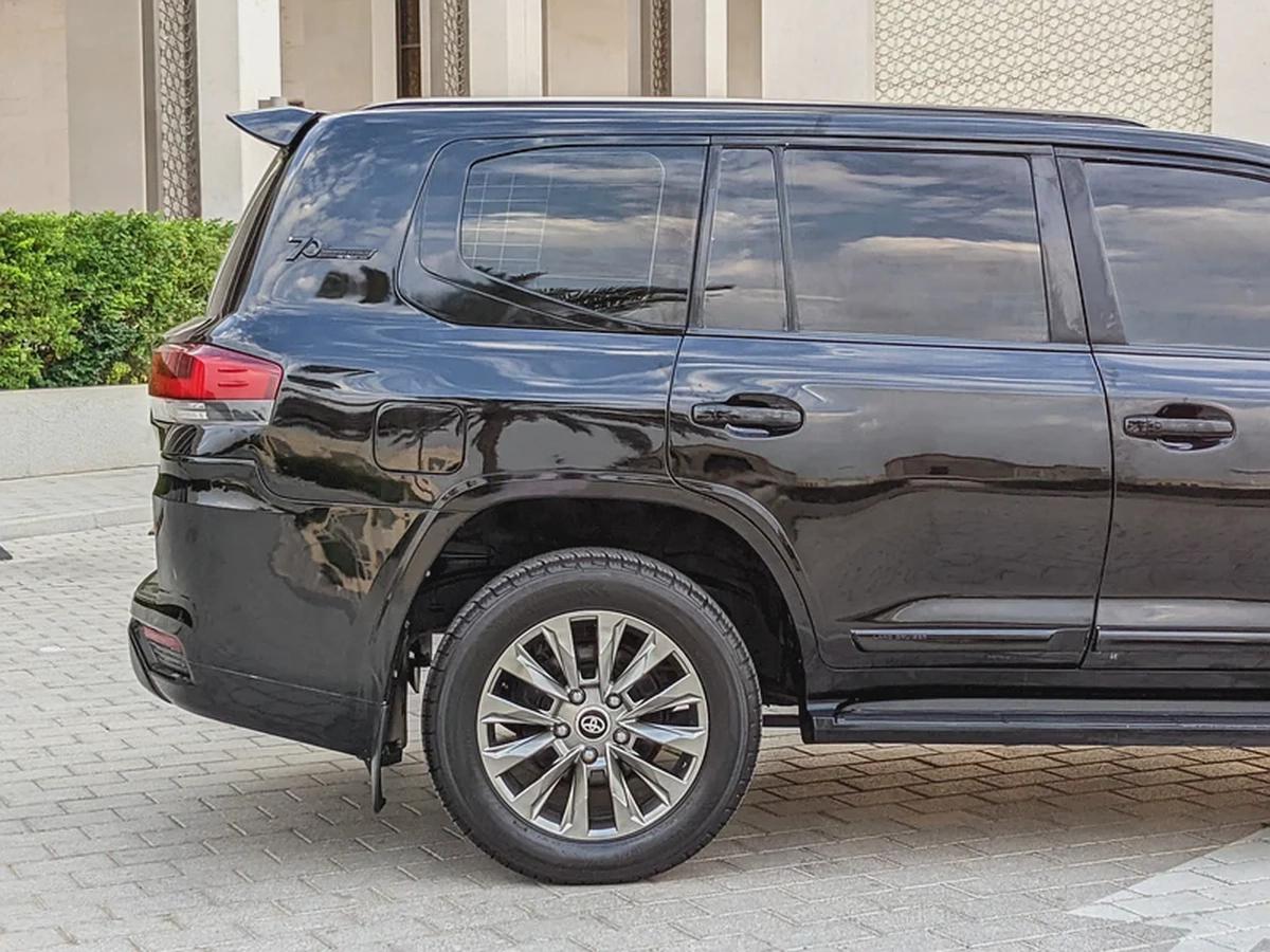 TOYOTA LAND CRUISER 2009 FACELIFTED 2025 WITH INTERIOR AND EXTERIOR GCC IN EXCELLENT CONDITION-10-10