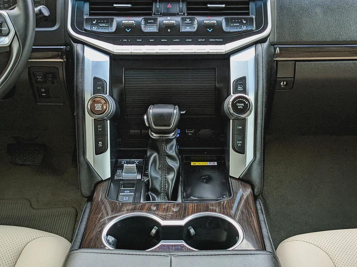 TOYOTA LAND CRUISER 2009 FACELIFTED 2025 WITH INTERIOR AND EXTERIOR GCC IN EXCELLENT CONDITION-14-14