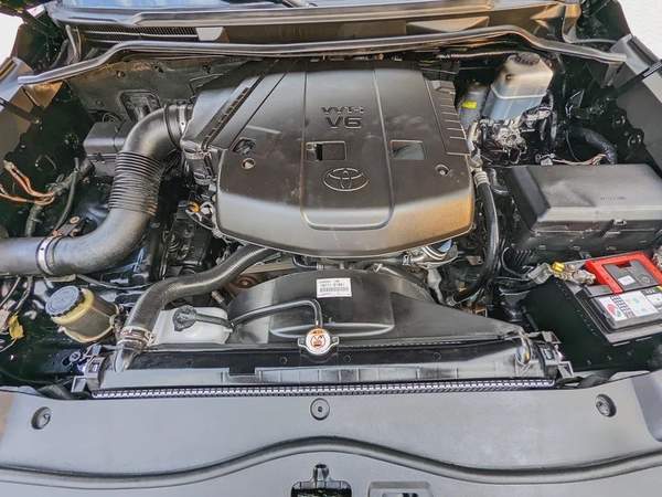 TOYOTA LAND CRUISER 2009 FACELIFTED 2025 WITH INTERIOR AND EXTERIOR GCC IN EXCELLENT CONDITION