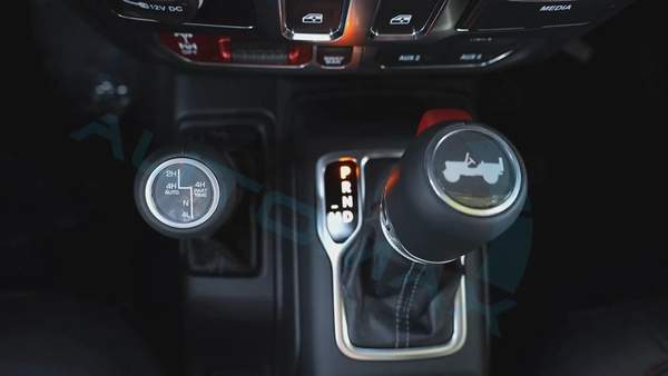 ( 5 Years Warranty + 3 Years Service ) 2025 Jeep Wrangler Rubicon 2.0L Turbo 4x4 GCC 0Km