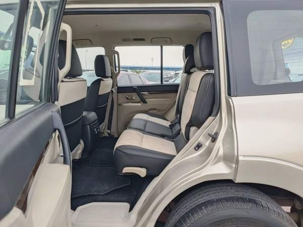 Mitsubishi Pajero GLS / 3.5 4WD V6 / LEATHER /LOT# 16714