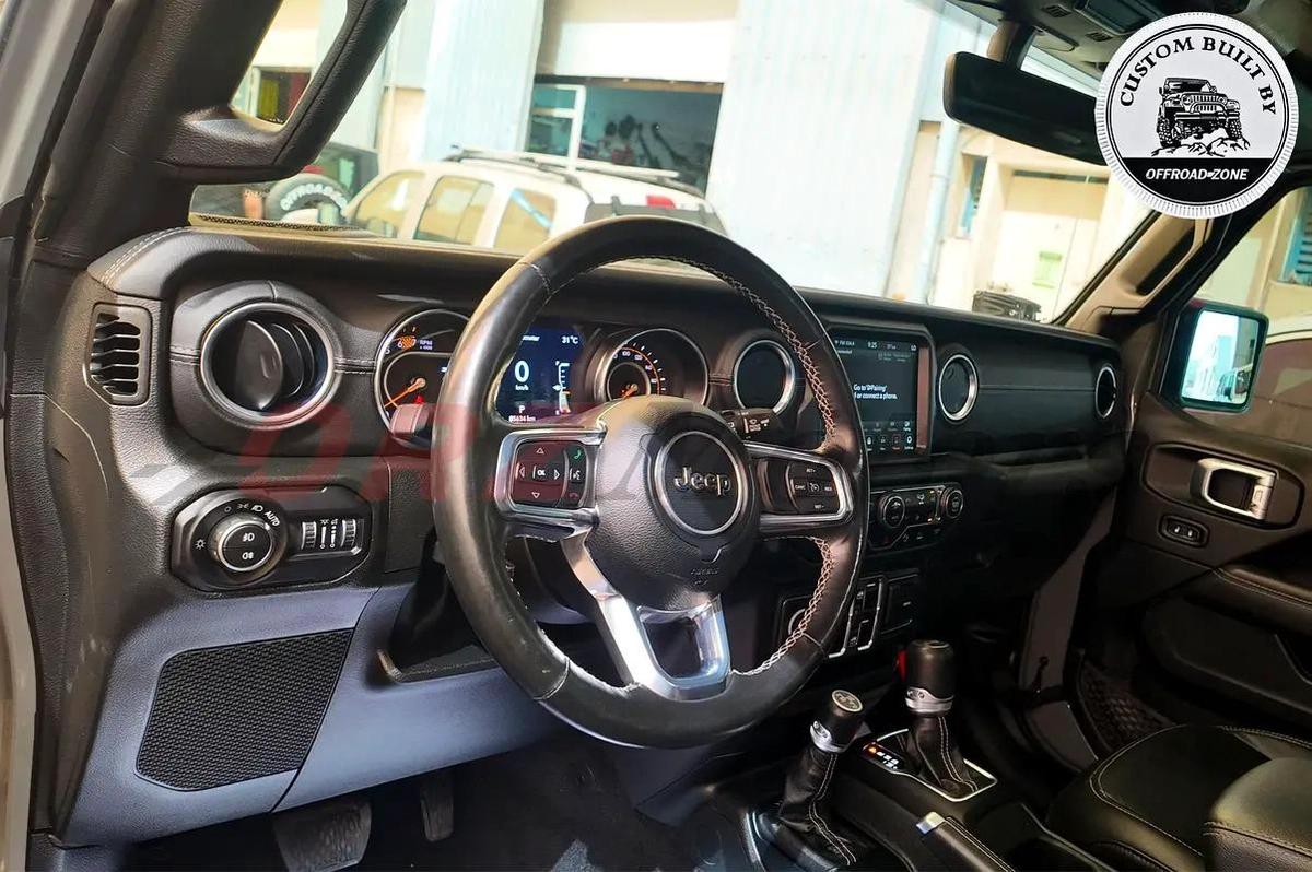 3 MOS ORZ WTY AND 1 YR ORZ SP | 2023 JEEP WRANGLER 4DR SAHARA - GREY-18-18