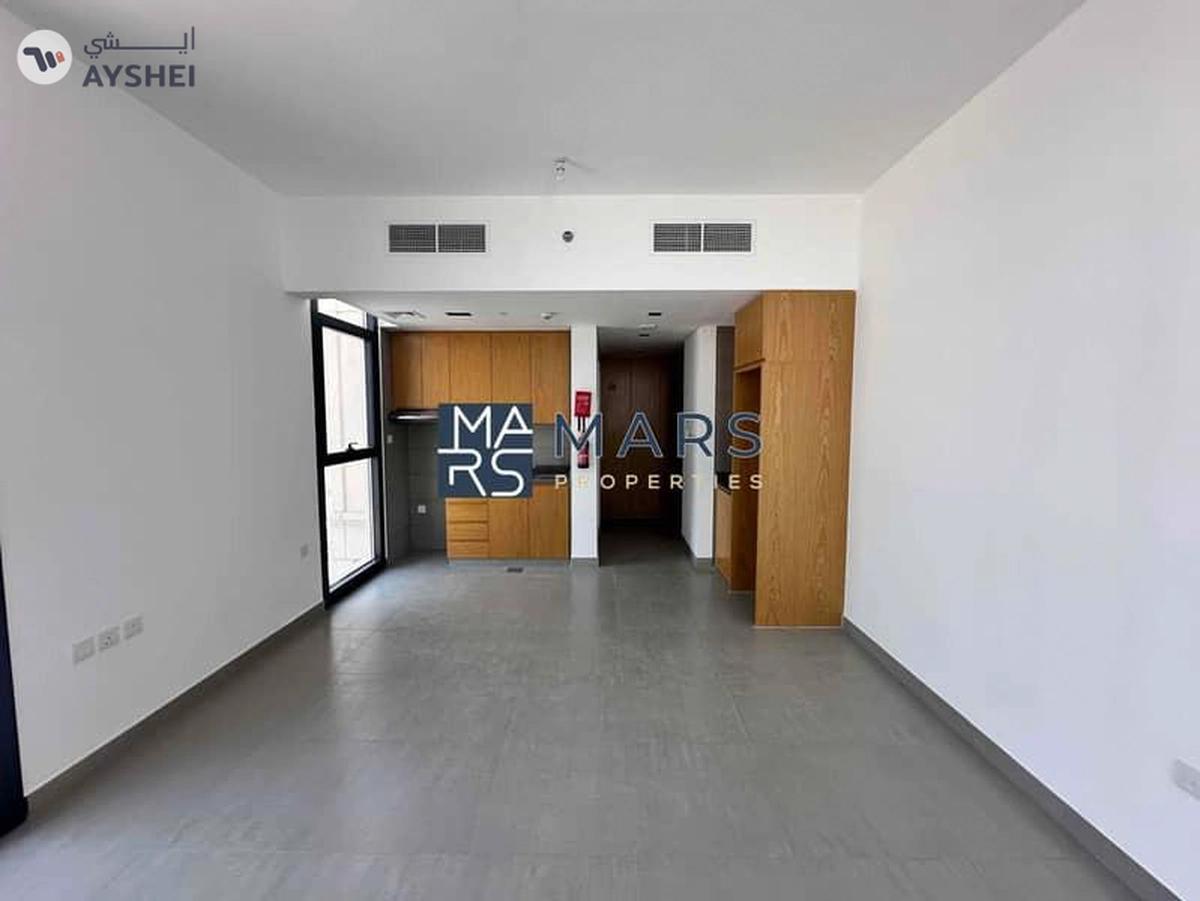 Brand new studio with open view-0-landscape