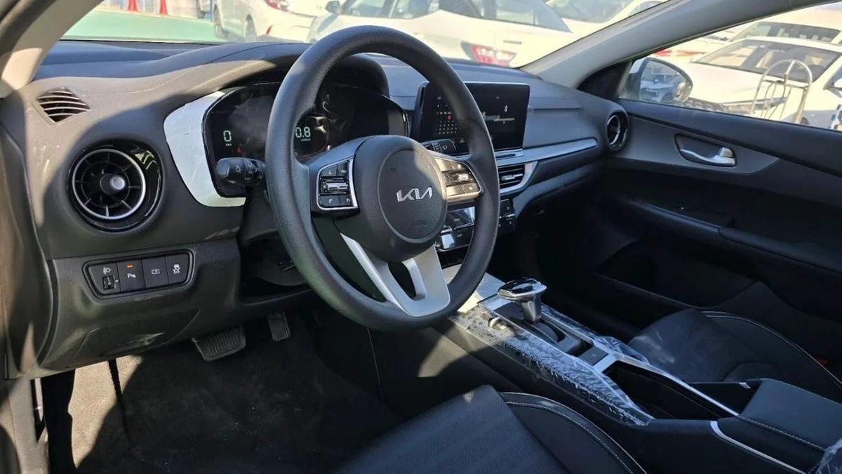 Kia Cerato 1.5L-4-4
