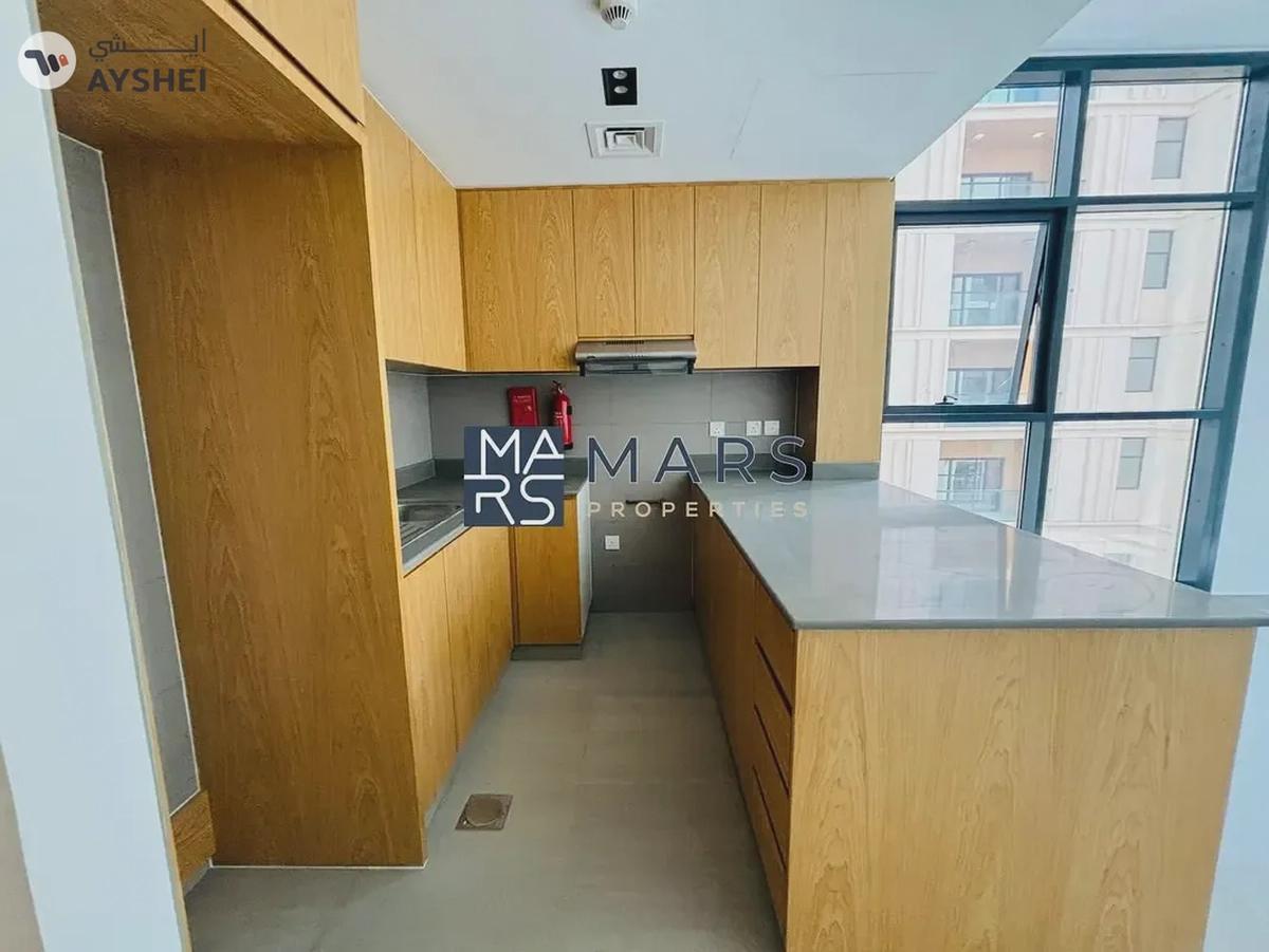 Charming 1BHK Corner Apartment with Scenic Views-10-10