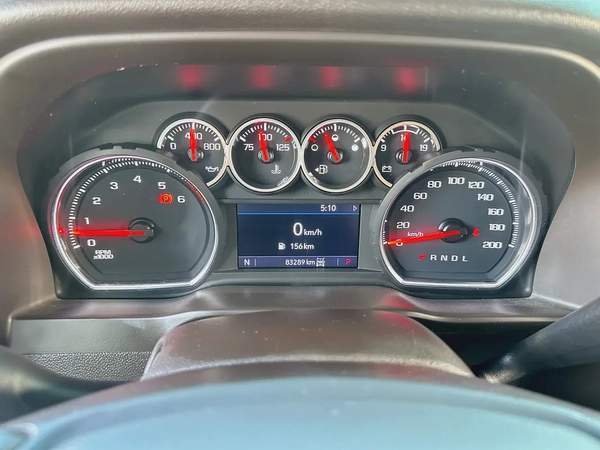 شيفروليه سيلفرادو LT تريل بوس ابيض / بيج 2021 خليجي