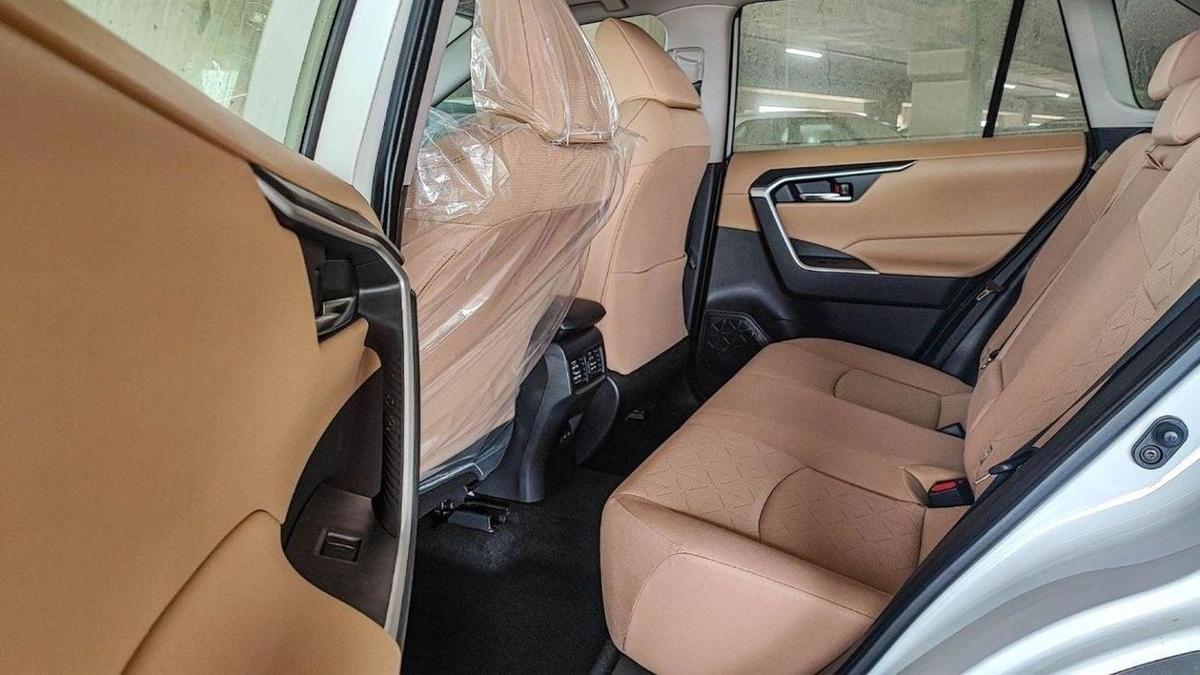 Toyota RAV4 RAV4 XLE 2.5L 4WD-14-14