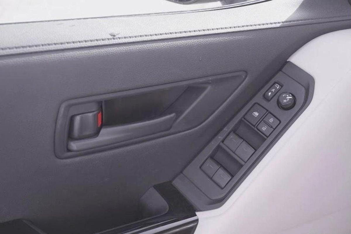 Toyota Land Cruiser GXR 3.5L-9-9