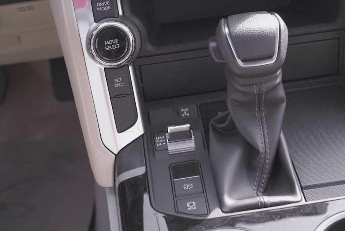 Toyota Land Cruiser GXR 3.5L-16-16