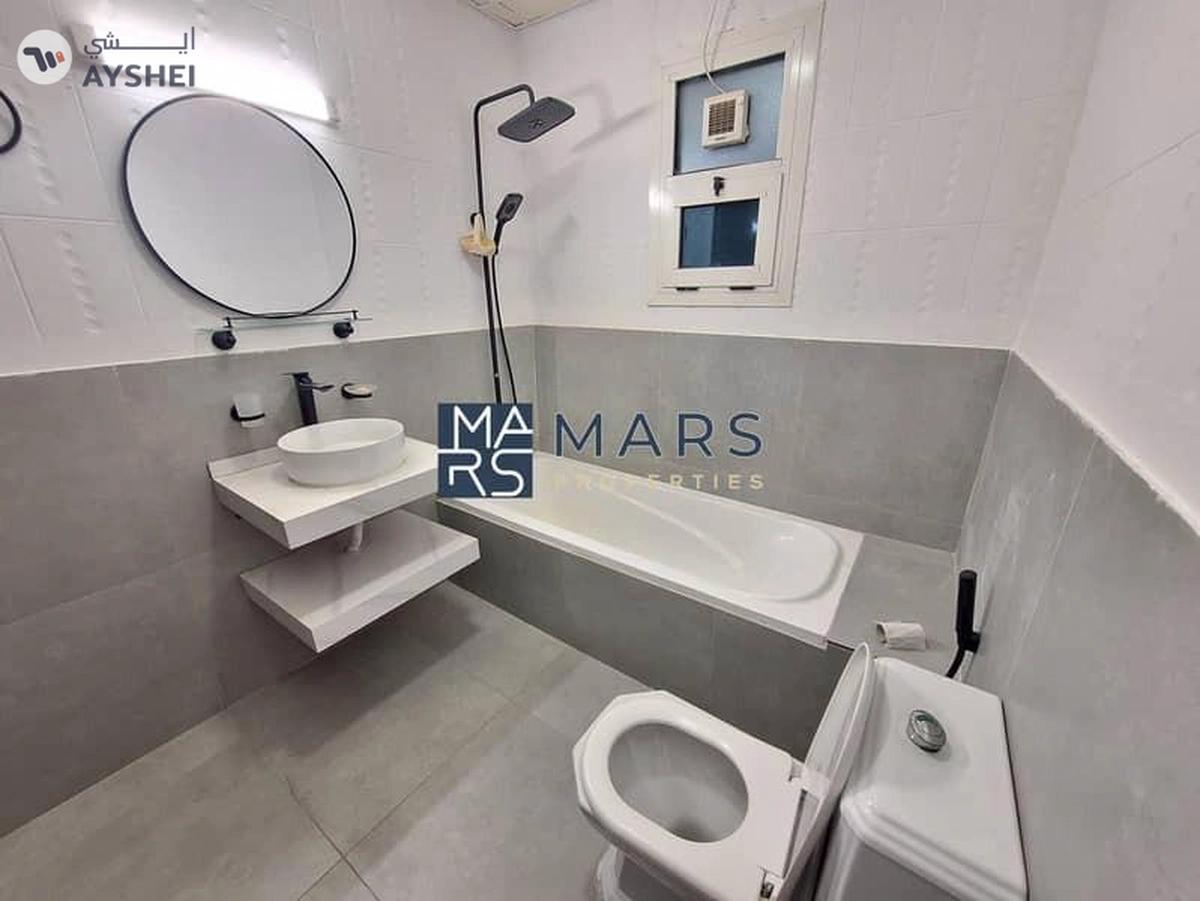 Best Newly Renovated {2BHK Apartment} Free Parking-3-3