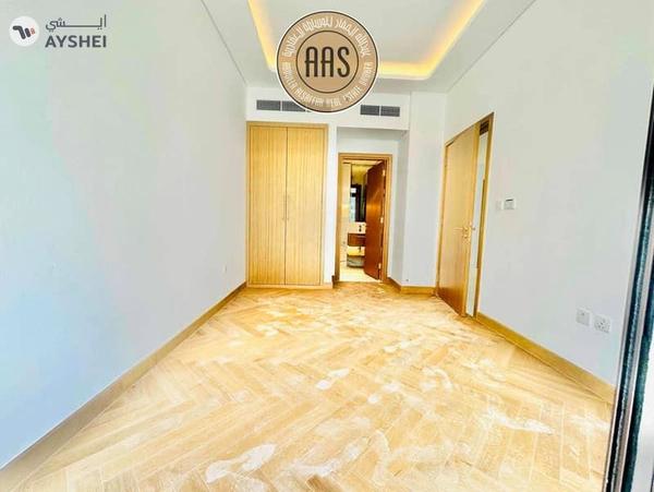 Huge size •• great community •• hot offer •• chiller free •• brand new