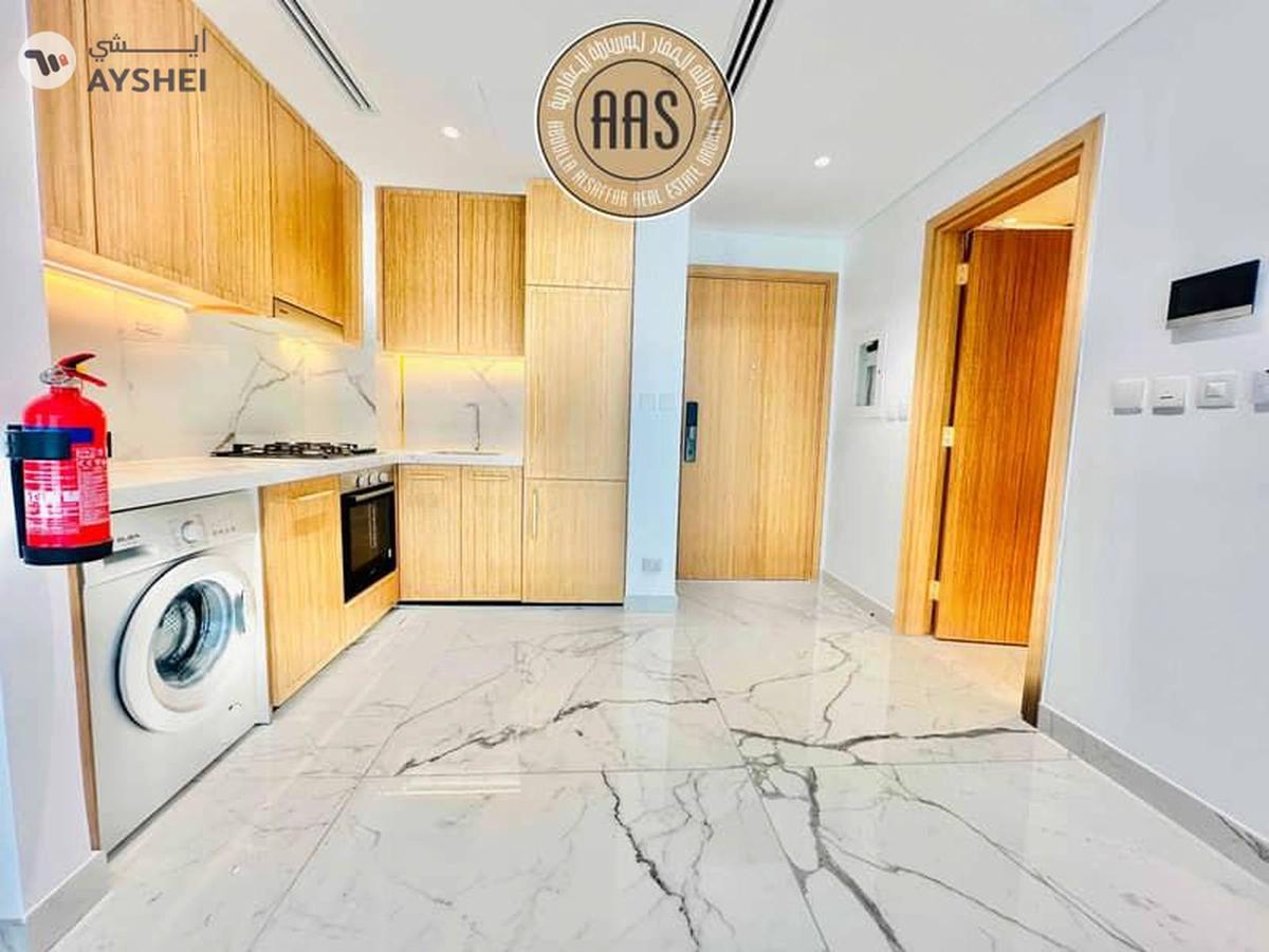 Huge size •• great community •• hot offer •• chiller free •• brand new-1-landscape