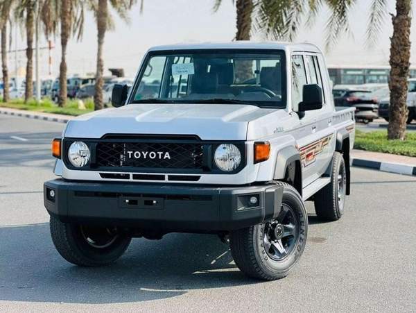 Toyota Land Cruiser Pick Up 4.0L PETROL AUTOMATIC DOUBLE CABINE 2024 GCC